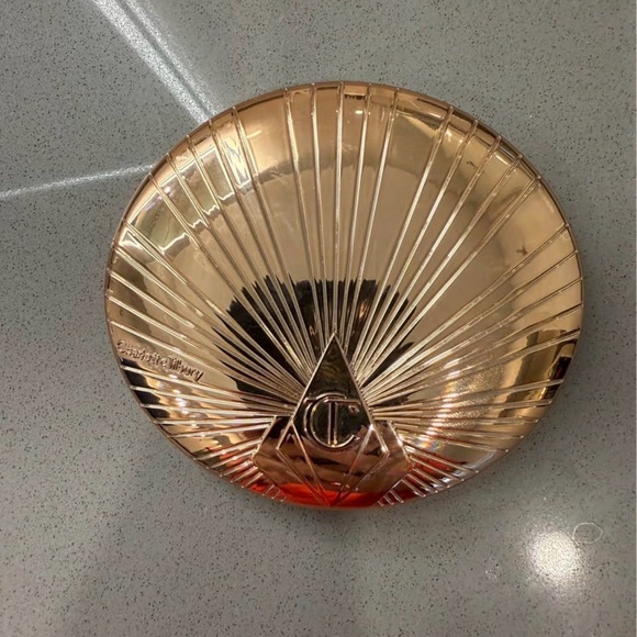 Charlotte Tilbury Other - Charlotte Tilbury Gold Airbrush Bronzer Compact
